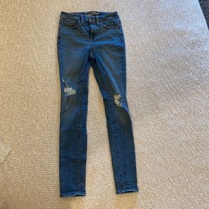 Universal Thread High Rise Distressed Skinny Jean